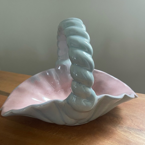 Vintage Gonder Ceramic Arts Large Pottery Fruit Basket Pink Blue L19 MINT - Picture 1 of 8